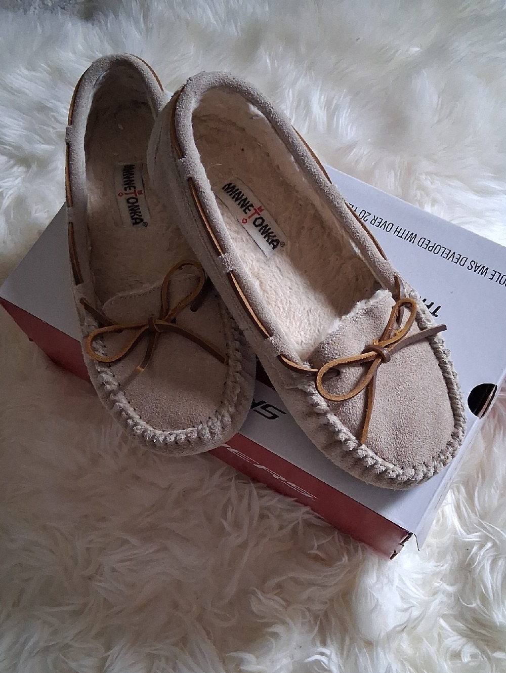 Minnetonka Women's Beige Suede Moccasin Slippers